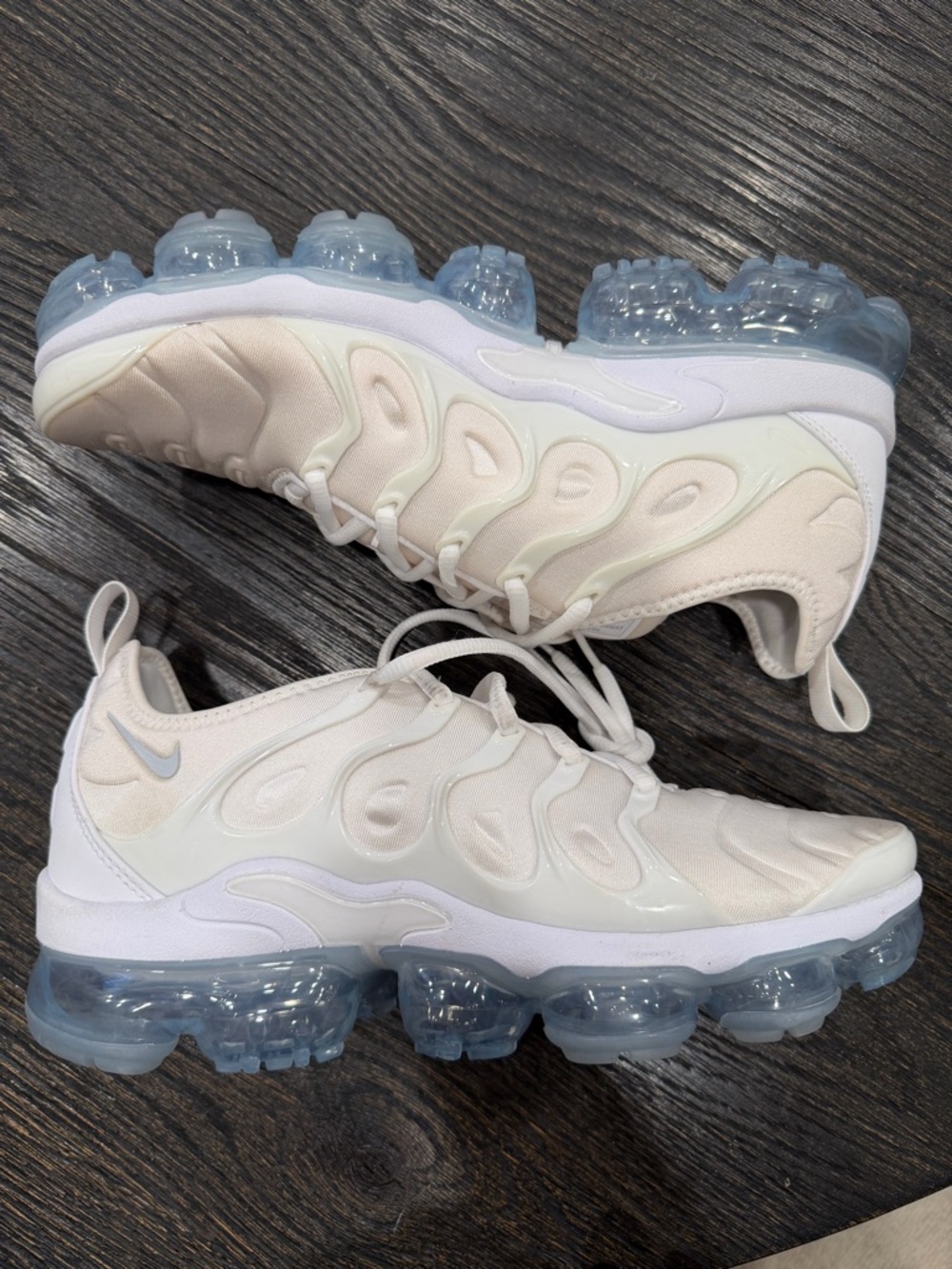Size 8- Nike Air Vapormax Plus